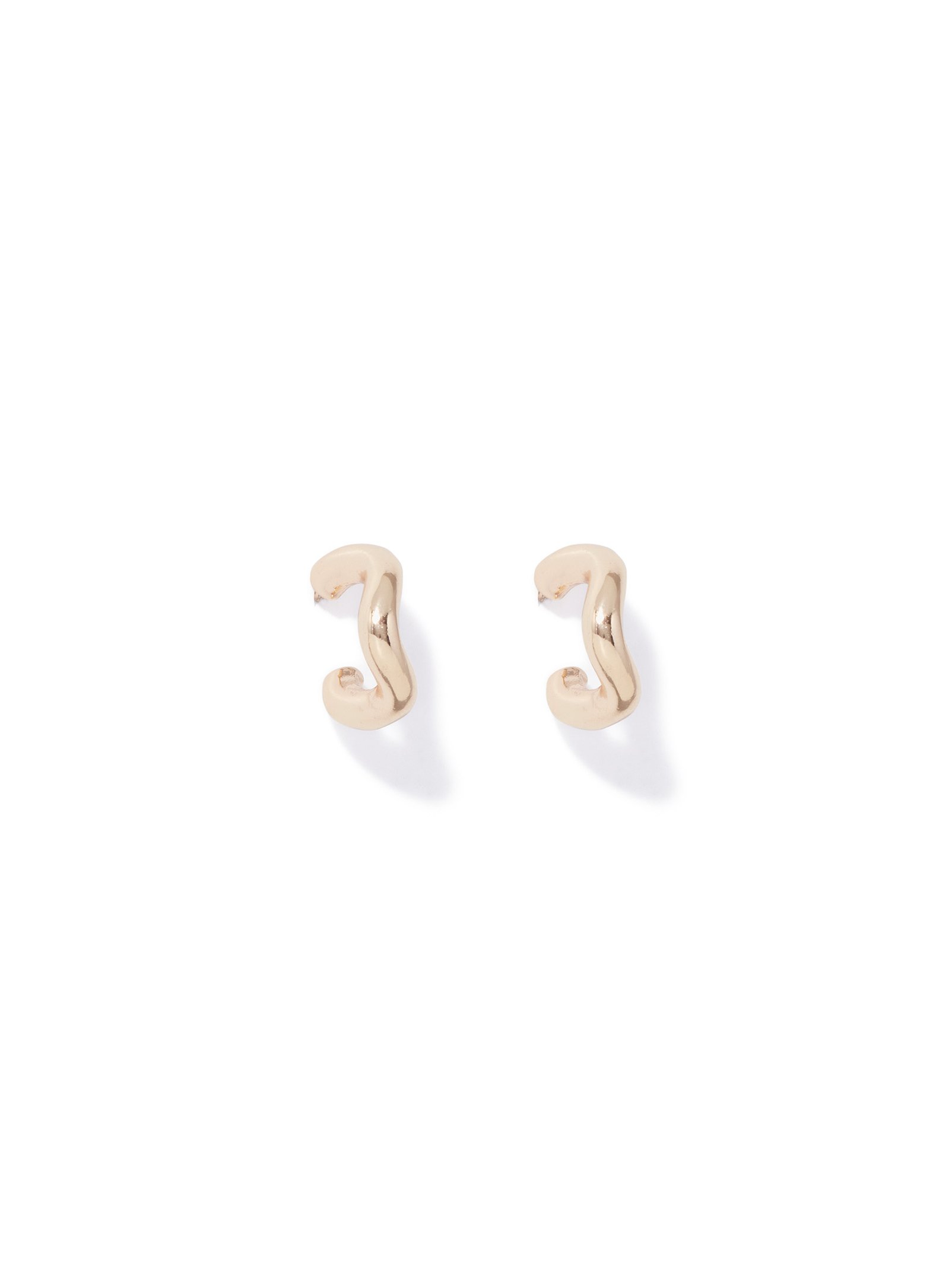 Livia Wave Hoop Earring