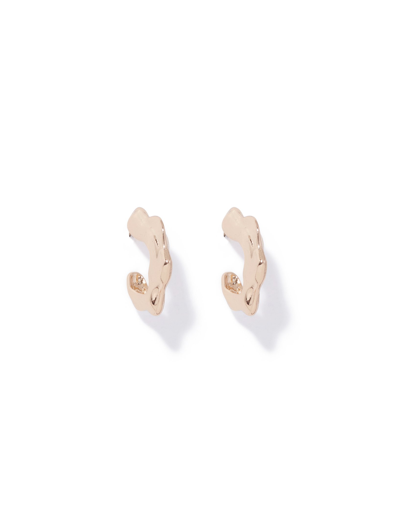 Signature Essy Wave Small Hoop Earring