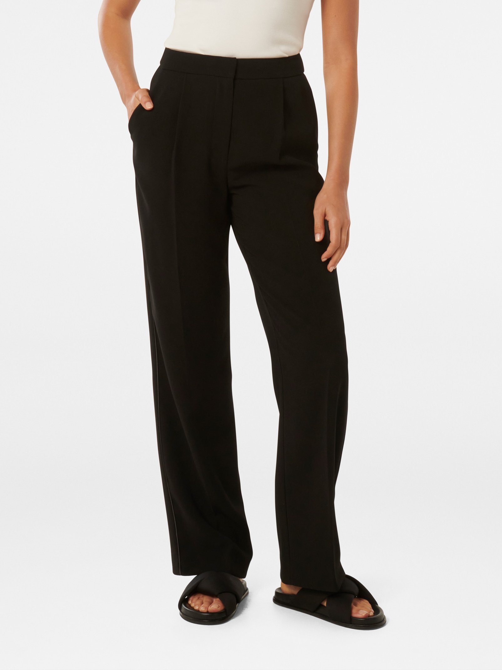 Nola Straight Leg Pant