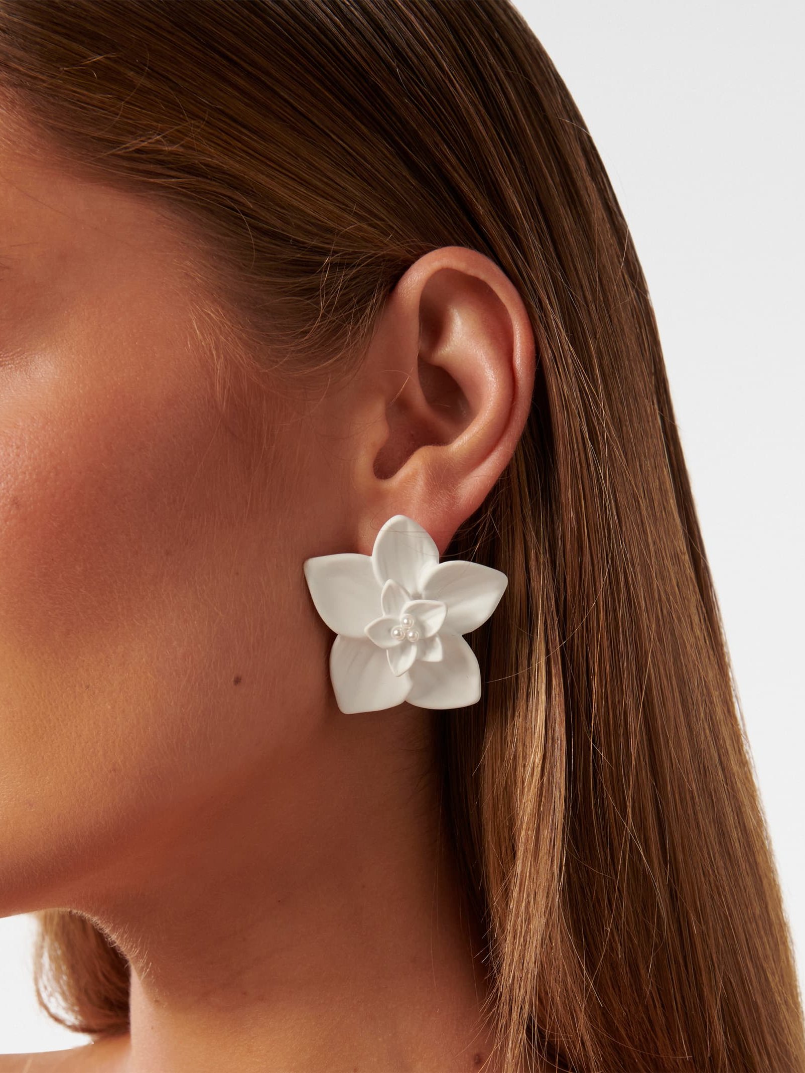 Signature Frieda Flower Stud Earring